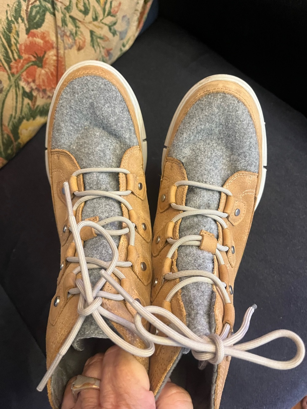 Sorel boots Tan and Gray